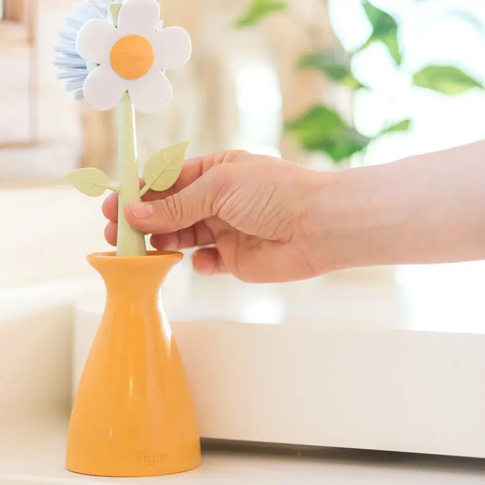 https://www.whitemagic.biz/wp-content/uploads/2022/05/dish_brush_vase_orange_11097_06_1000-x-1000.jpg